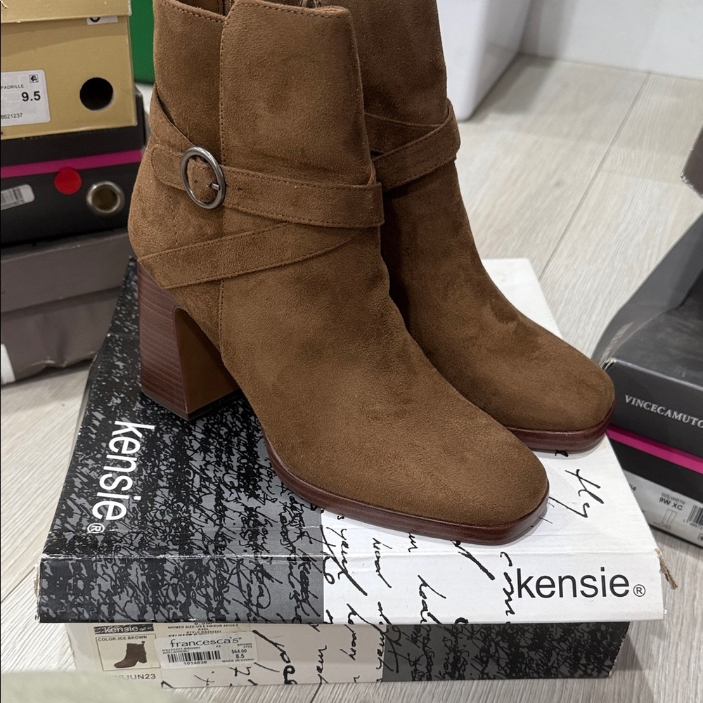 Kensie Women's Tan Heeled Boots